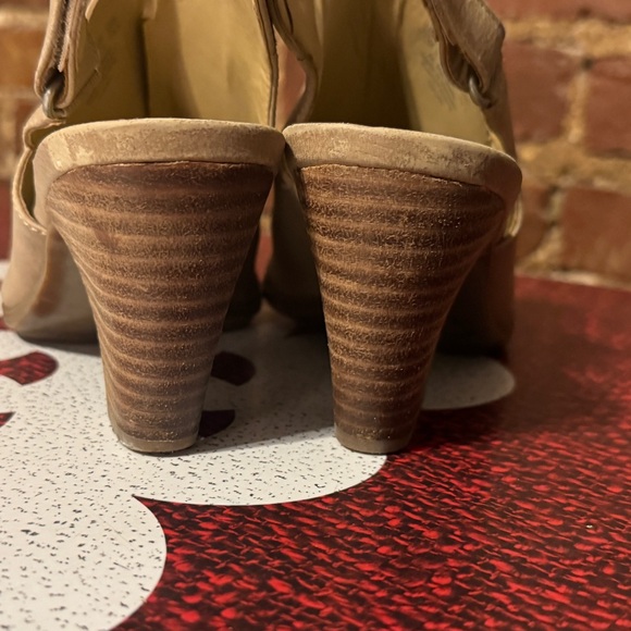 Naturalizer Tan Minimalist Slingback Sandals Size 7.5 - Picture 3 of 9